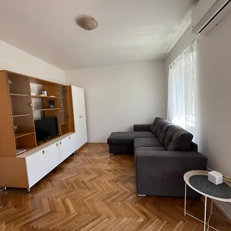 Apartment Zz