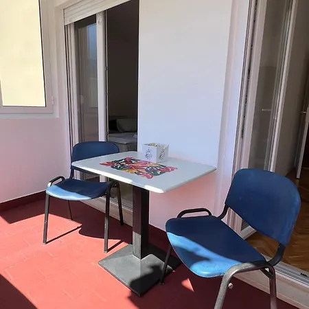 Apartment Zz