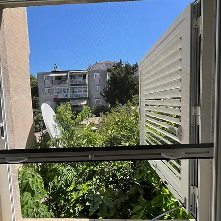 Apartment Zz *