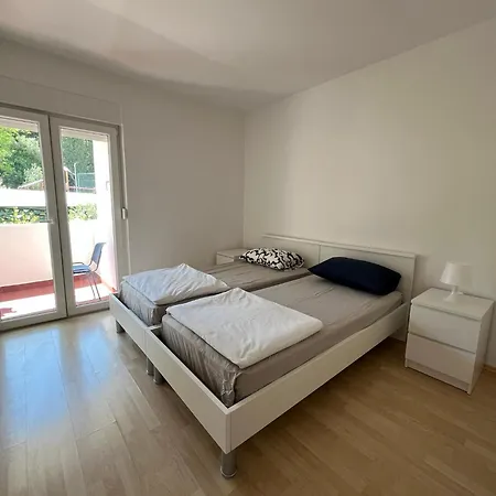 Apartment Zz *